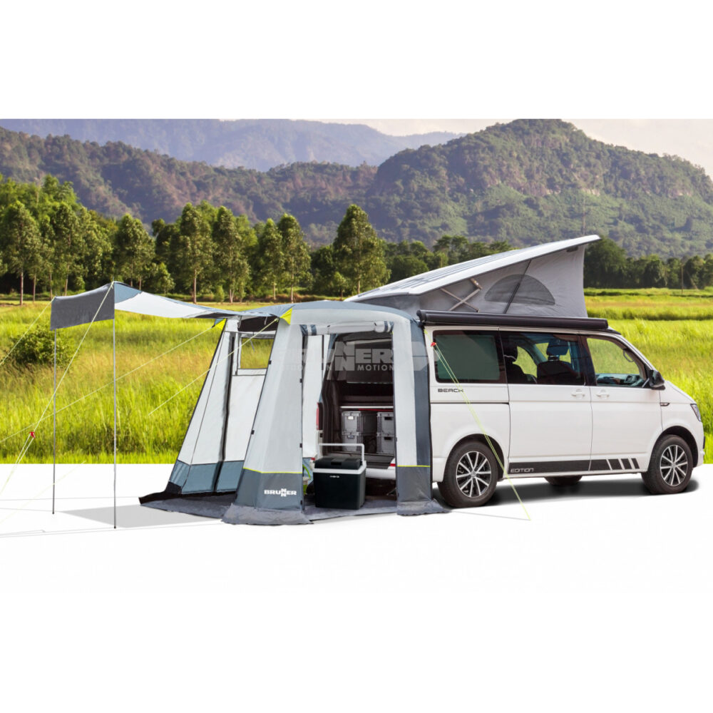 Šotor za zadek kombija Brunner Comet na vozilu VW T6 v sivi barvi